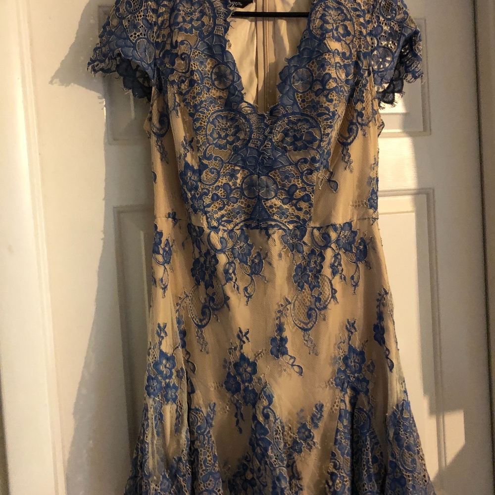 Cap sleeve lace detail dress